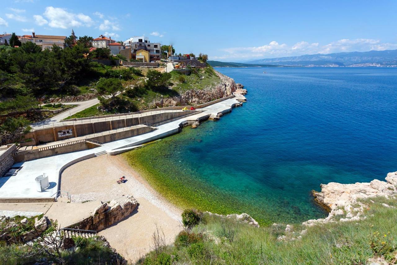 Apartments With A Parking Space Vrbnik, Krk - 429 외부 사진