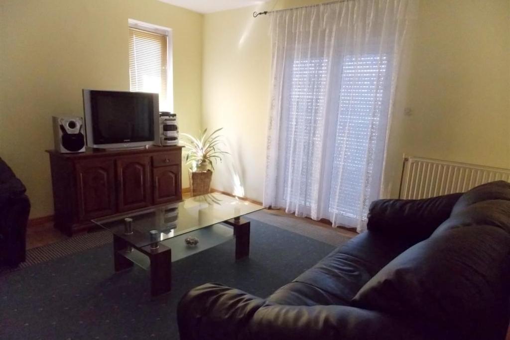 Apartments With A Parking Space Vrbnik, Krk - 429 외부 사진